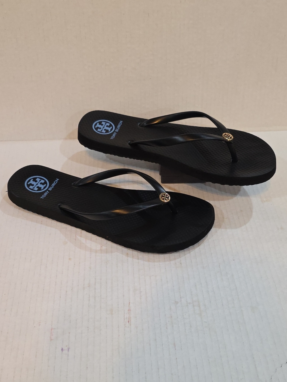 Tory Burch Black Flip Flop Sandals with Gold Logo Accent Womens Size 11 - Picture 10 of 11